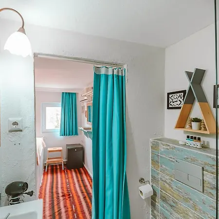Kuytu Terrace Bed & Breakfast