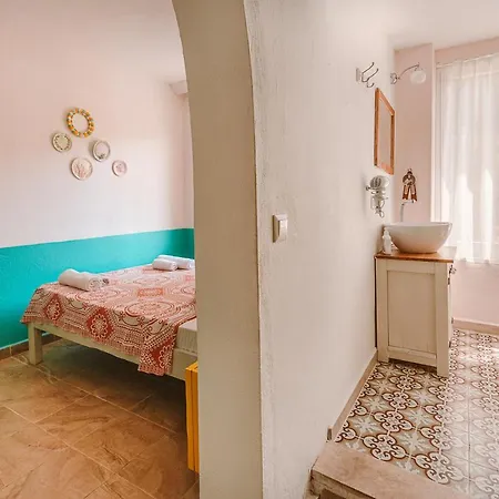 Kuytu Terrace Bed & Breakfast 5*