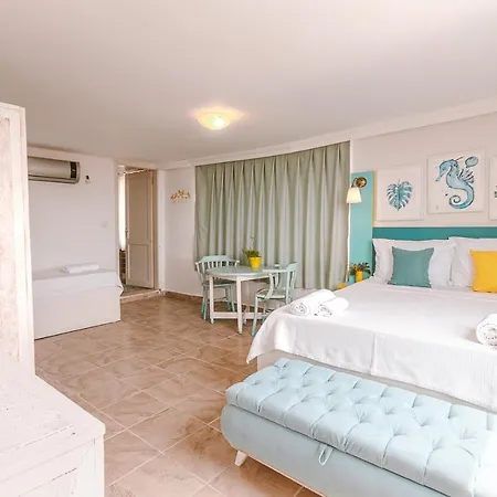 Kuytu Terrace Bed & Breakfast