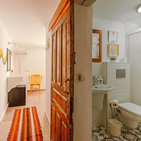 Kuytu Terrace Bed & Breakfast