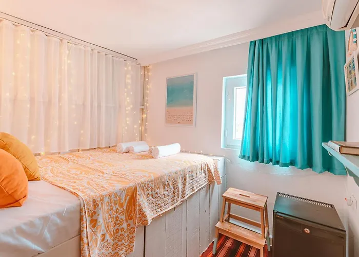 Kuytu Terrace Bed & Breakfast 5*