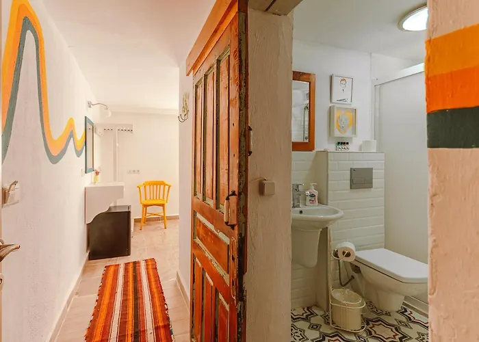 Kuytu Terrace Bed & Breakfast