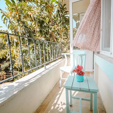 Kuytu Terrace Bed & Breakfast