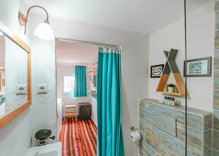 Kuytu Terrace Bed & Breakfast