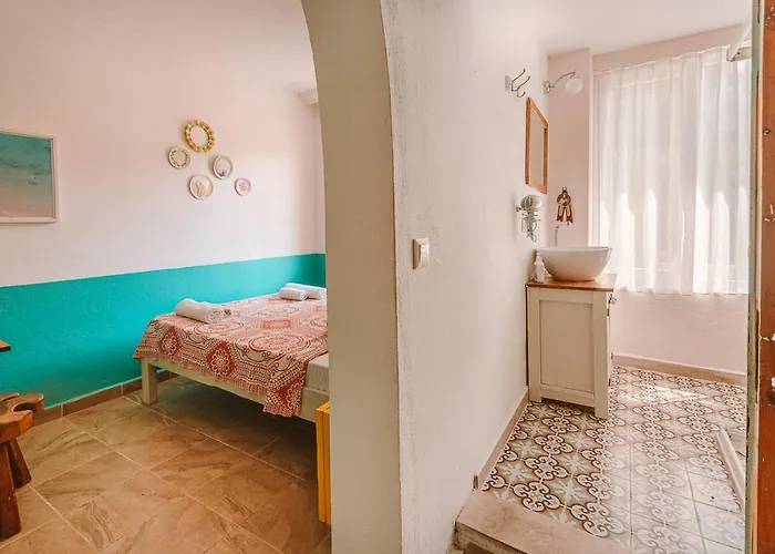 Kuytu Terrace Bed & Breakfast 5*