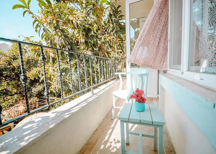 Kuytu Terrace Bed & Breakfast